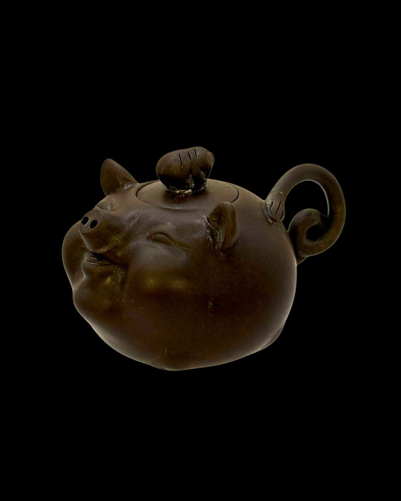 E000134 豬形紫砂茶壺