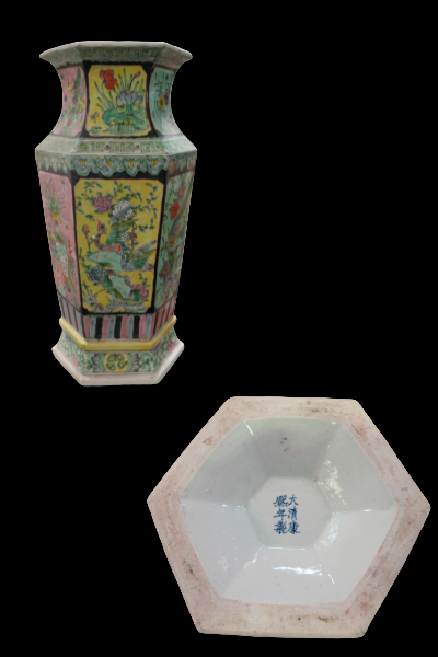 F000409 大清康熙年製彩繪瓷瓶