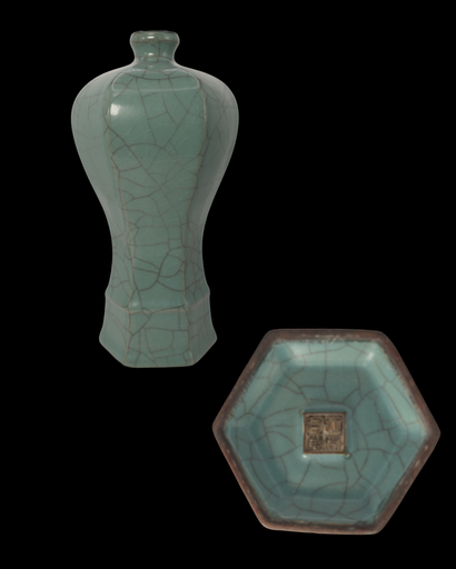F000359 大宋官窰青釉花觚